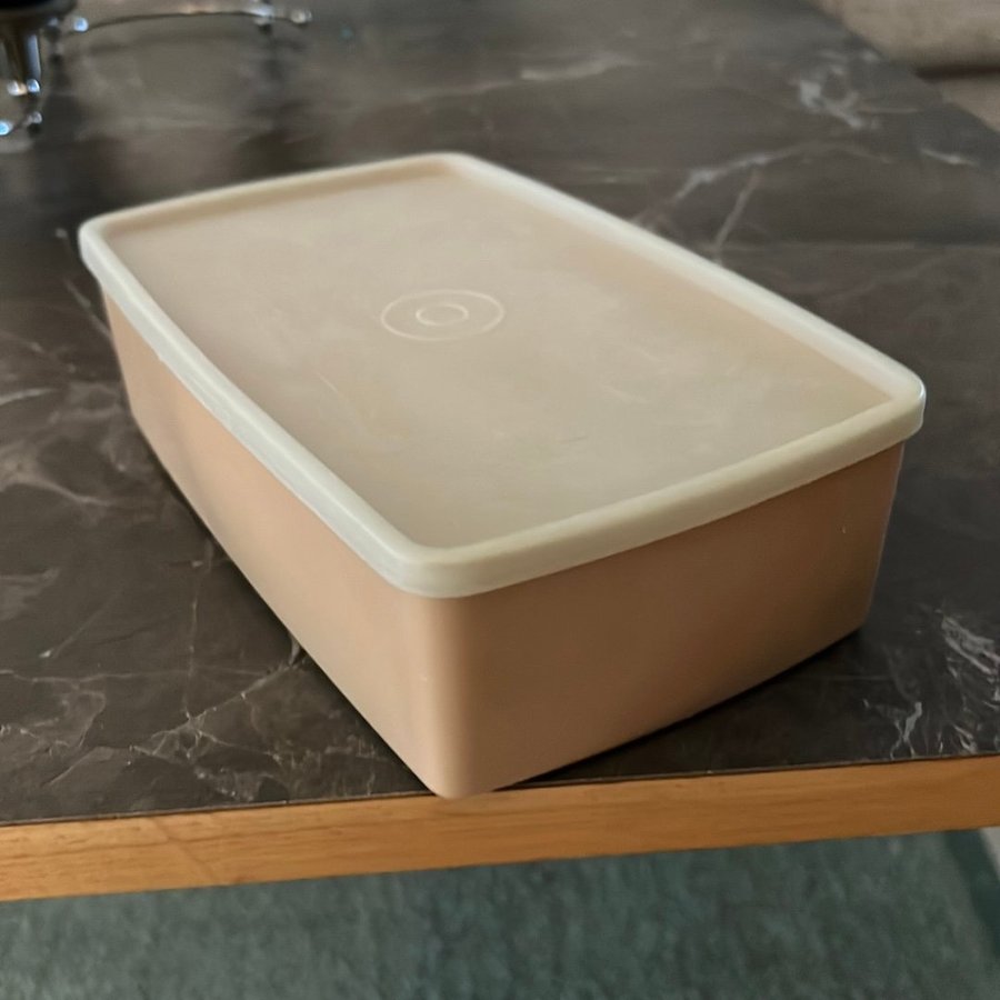 Retro Tupperware burk med lock