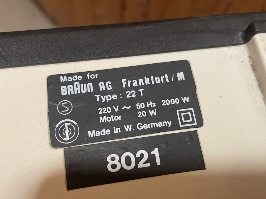 En värmefläkt av märket Braun med 2 kW kapacitet