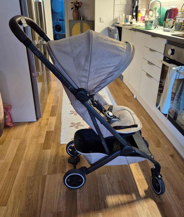 Joolz Aer+ sittvagn / Sandy taupe. Från ca 6 mån och upp till 4 år (max 22 kg).