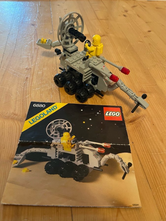 6880- Classic Space - Surface Explorer