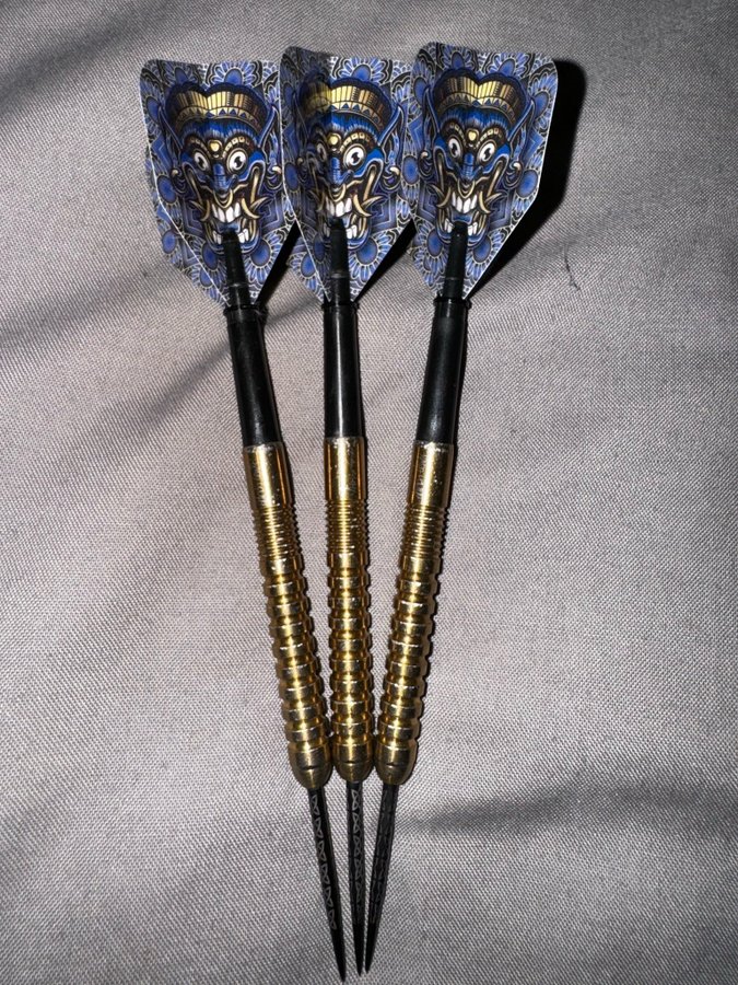 Adrian Lewis Unicorn 23gr Dartpilar dart