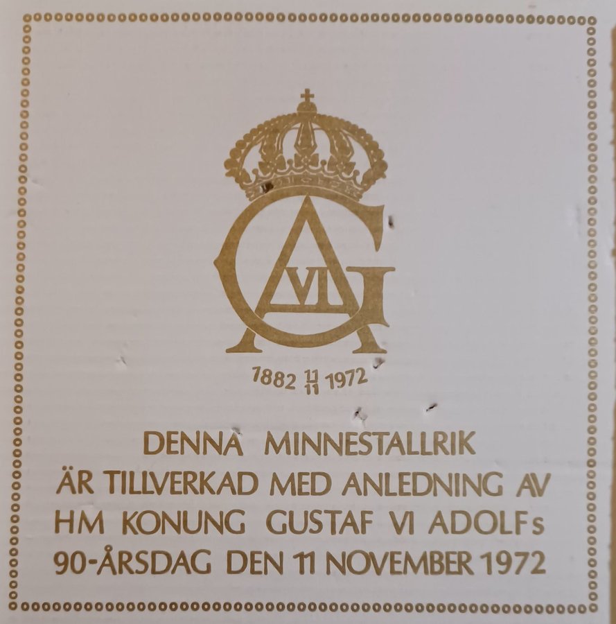 Gustavsberg Minnestallrik Konung Gustaf VI Adolf 90-årsdag. Orginal kartong.