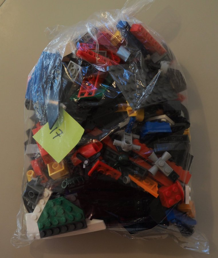 LEGO blandade delar 400 g (påse 17)