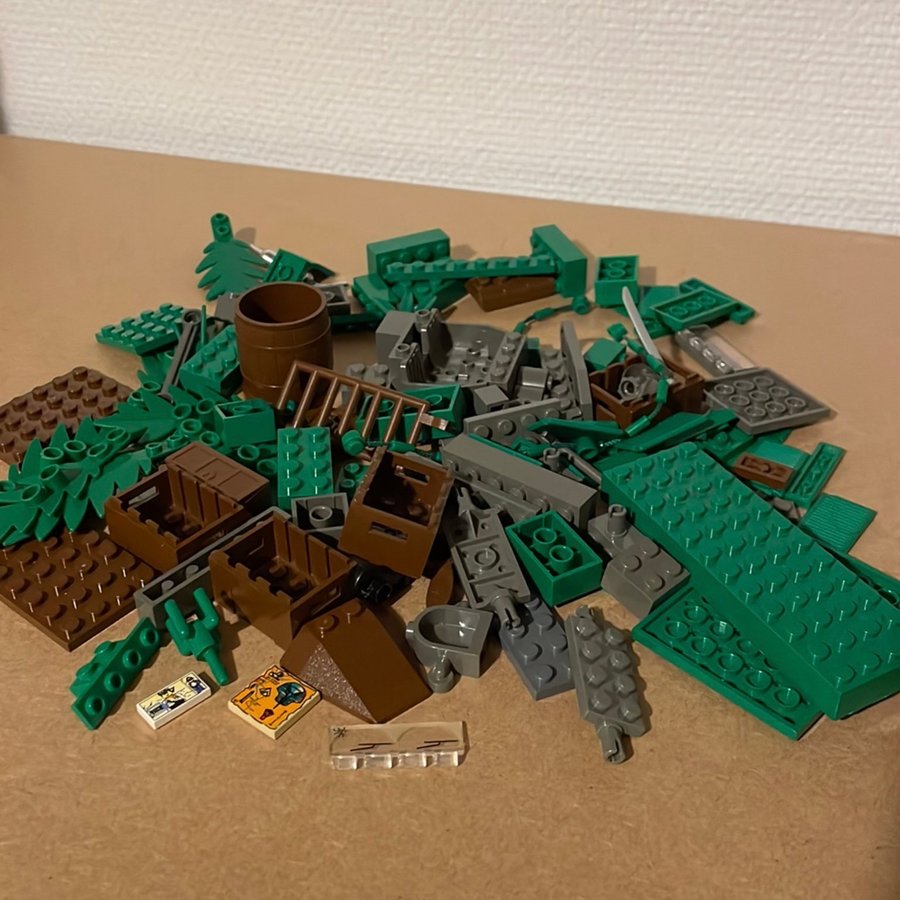 Lego bitar mest gröna bruna