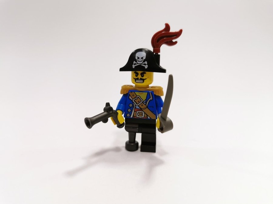 Lego - minifigur - pirat - pirates - sjörövare - kapten - blå - med utrustning