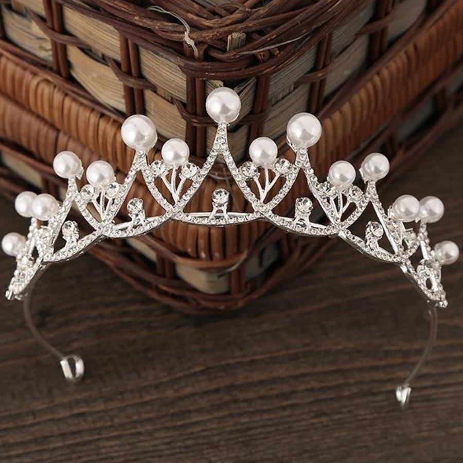 Makalös tiara med pärlor  strass Prinsessa Bröllop Krona Maskerad Halloween