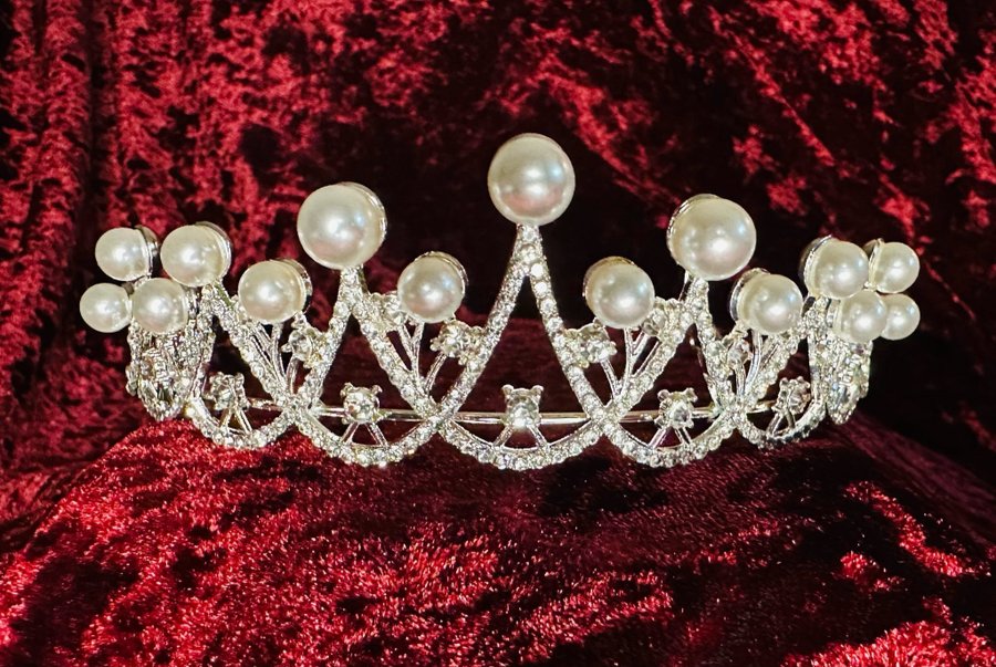 Makalös tiara med pärlor  strass Prinsessa Bröllop Krona Maskerad Halloween