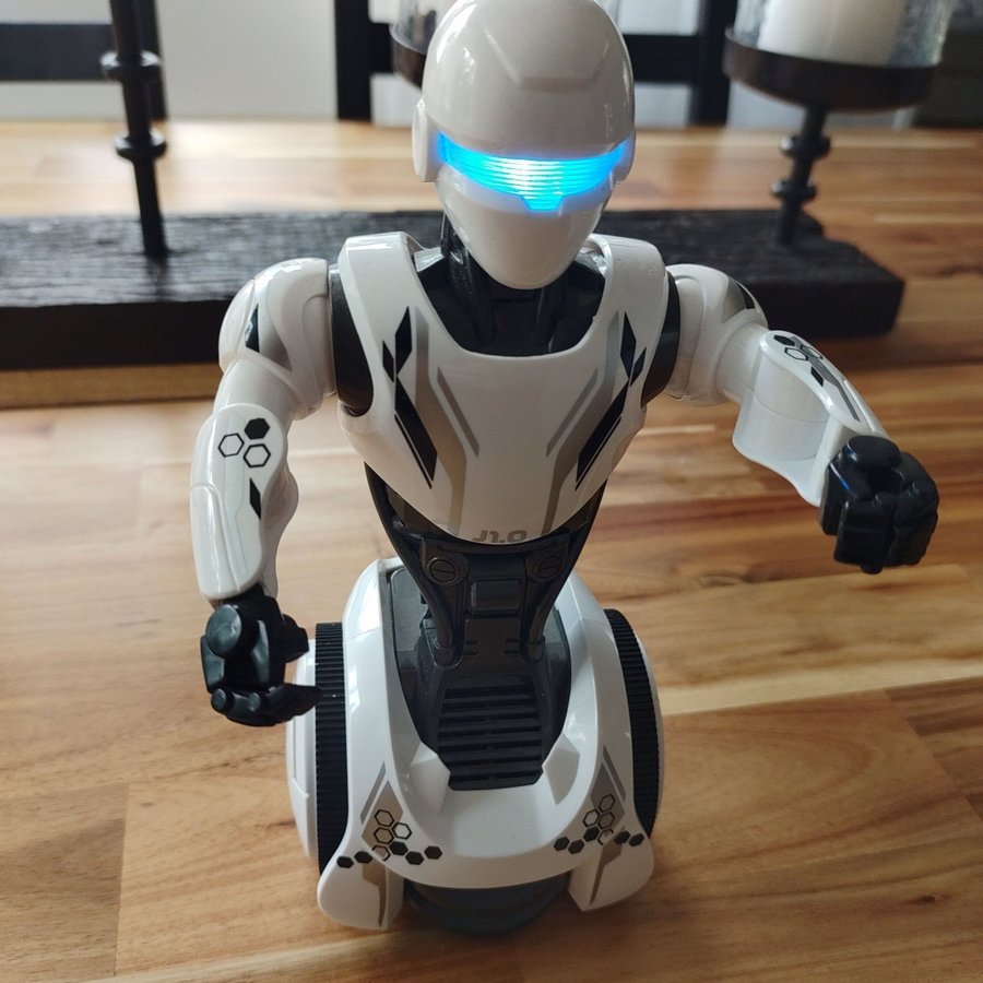 Silverlit robot junior 10