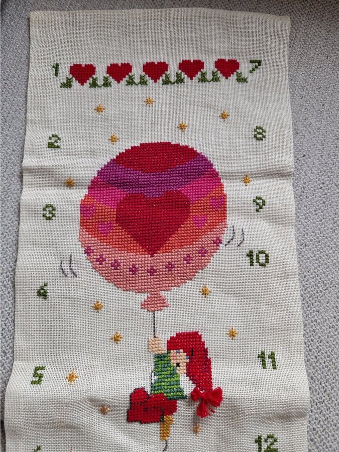 Äldre Broderad Adventskalender Hantverk Tomtar Retro Handbroderad