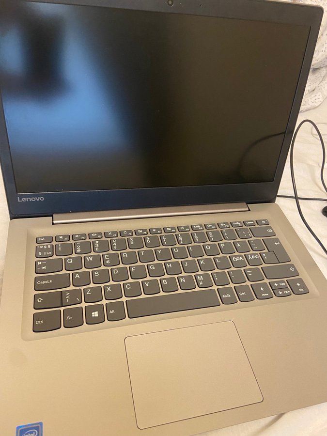 Lenovo bärbar använt bara 1-2 gånger för studier