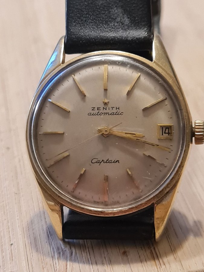 Herrklocka ZENITH Automatic Captain Guld på stål.