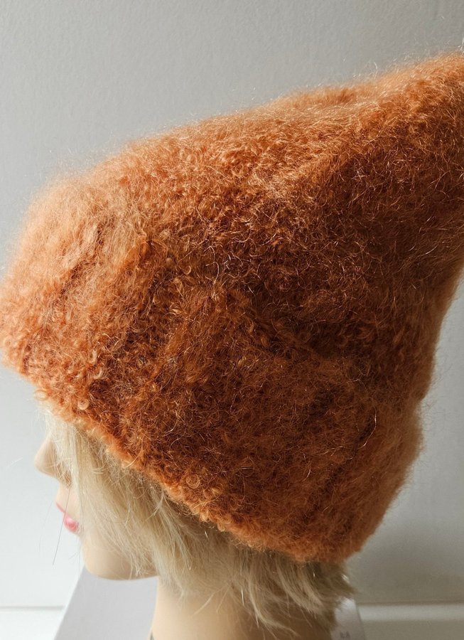 Orange mohair mössa