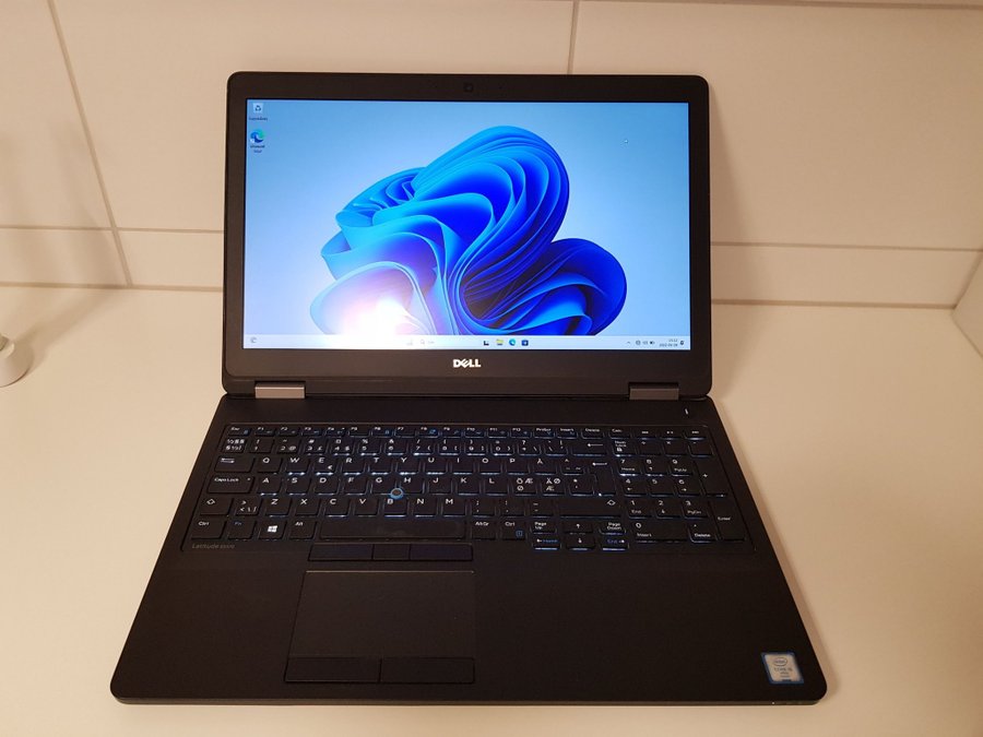 Surfmedia Laptop Dell 15.6"/i5/16Gb/SSD