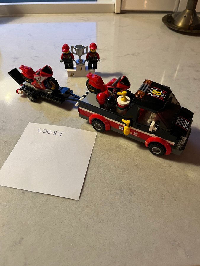 Lego 60084 - Racebil med släpvagn