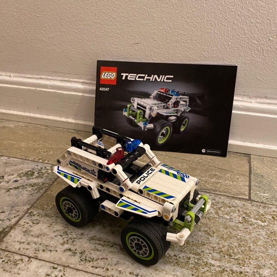 Lego Technic 42047 - Polisterrängbil