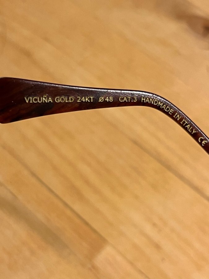 TBD eyewear Vicuña Gold 24kt Solglasögon