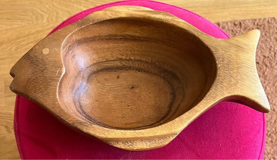 Träskål i fiskform tråg Vackert ådrat trä Teak? 25,5x15x5,5cm Hantverk