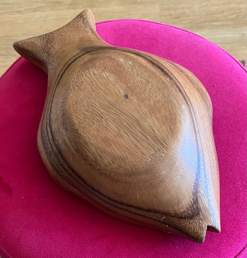 Träskål i fiskform tråg Vackert ådrat trä Teak? 25,5x15x5,5cm Hantverk