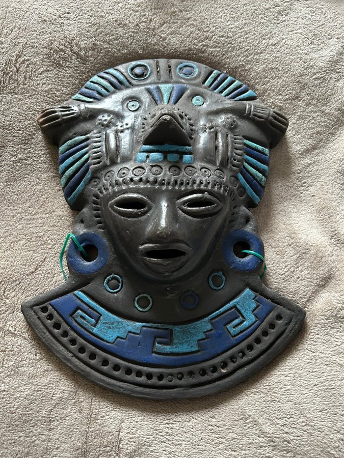 Retro mask i keramik från Mexico. 90-tal.