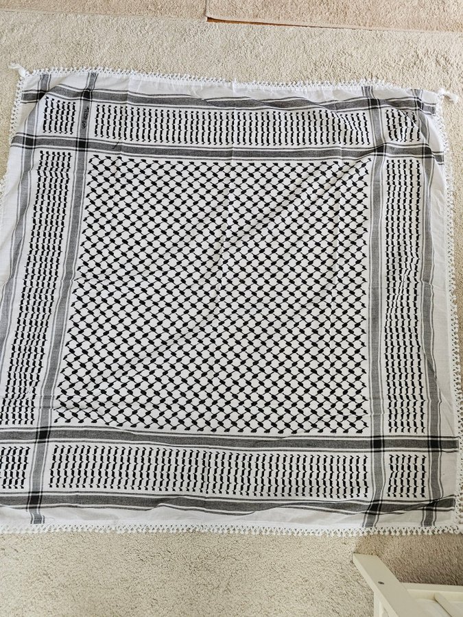 Svartvit keffiyeh palestinasjal 130cm×130cm