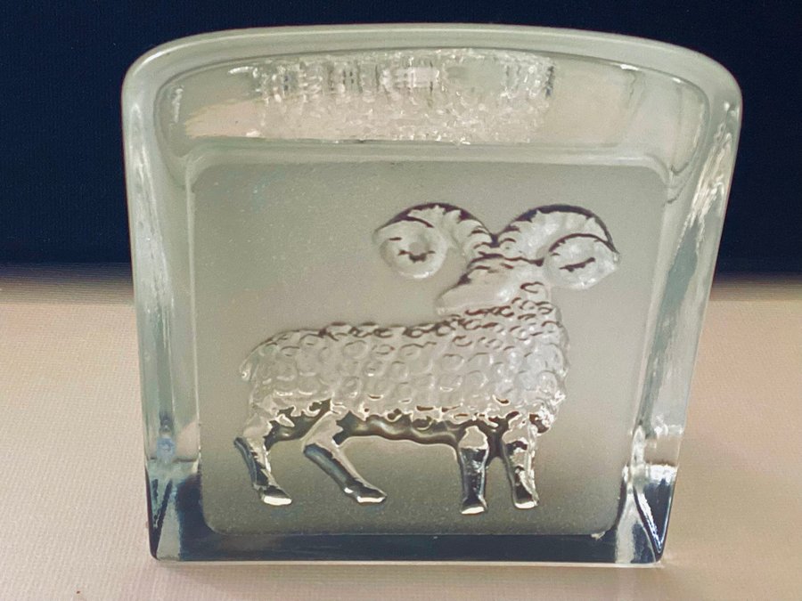 Nybro Sverige Paul Isling Art Glass Zodiac Aries Crystal Paperweight, Bagge