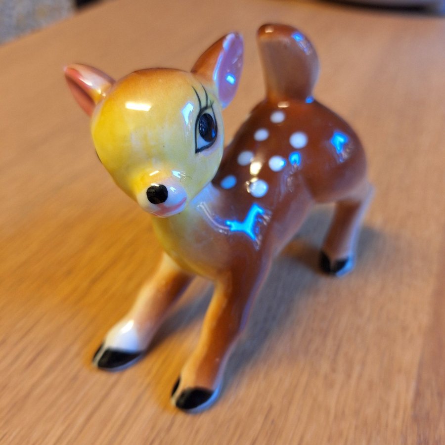 Liten äldre porslinsfigur  Rådjur / Bambi / vintage / retro