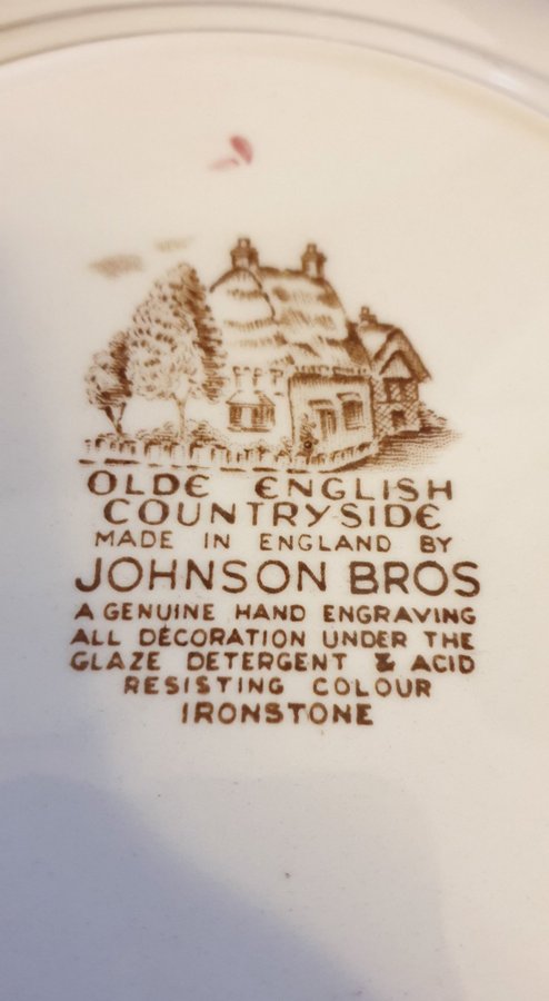 2 st Tallrikar "Olde English Country Side" Johnson Bros