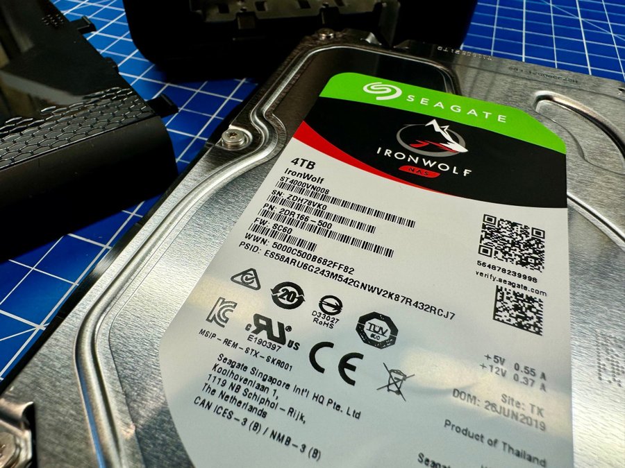 Zyxel NAS326 med Seagate IronWolf NAS 4TB