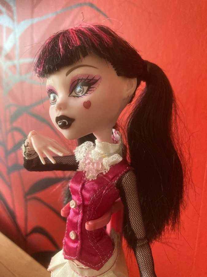 Monster High Draculaura Doll (2013)