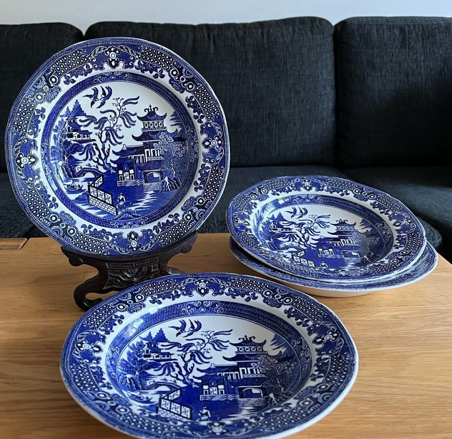 Blue Willow Burleigh Ware Burslem England 4 djupa tallrikar