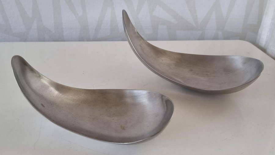 2 st Georg Jensen LEAF skålar S  M (16  185 cm) i borstat stål