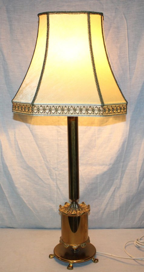 Stor tung bordslampa Swedish Modern 1940-tal mässing eller brons?