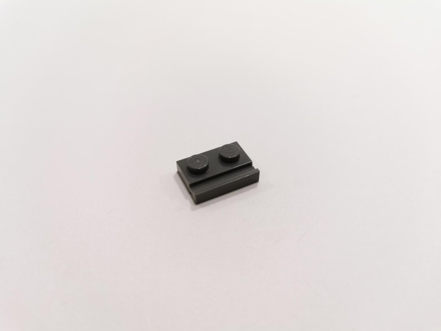 Lego - plate - modified - rail - 1x2 - part 32028 - mörkgrå (bluish)