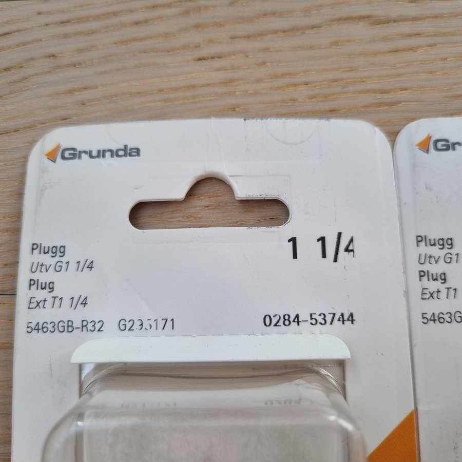 2x plugg utvändig gänga Grunda (NYA) 1 1/4 Mässing gänga VVS