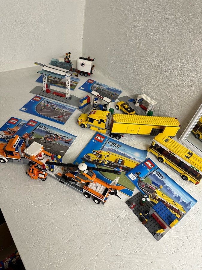 Lego City - Stort paket med bilar bussar lastbilar helikopter och