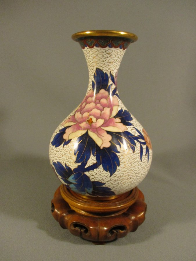 Vacker kinesisk cloisonne vas 1900-tal