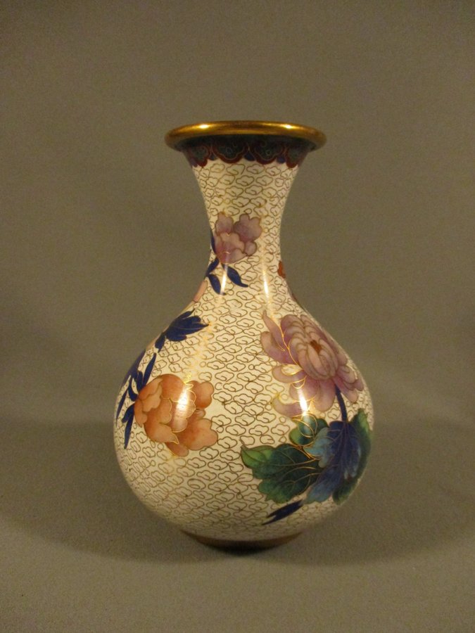 Vacker kinesisk cloisonne vas 1900-tal