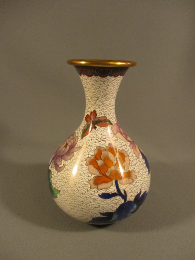 Vacker kinesisk cloisonne vas 1900-tal