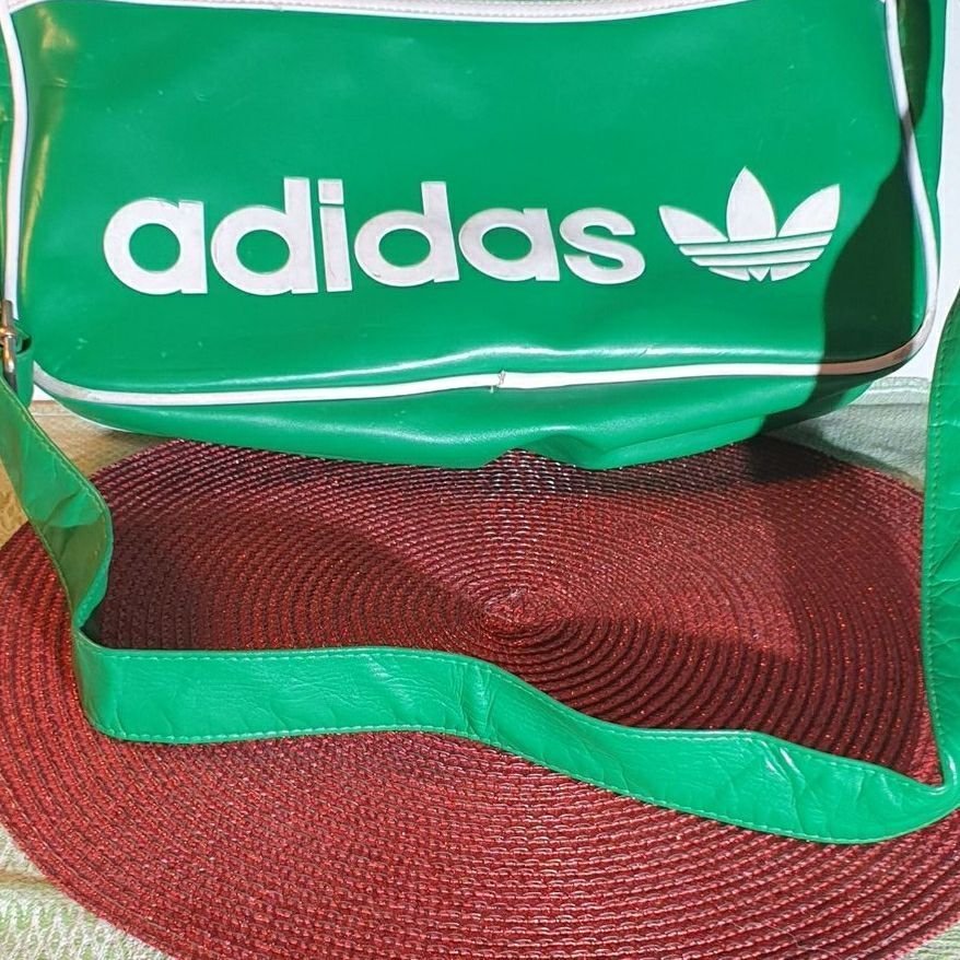 Adidas retro väska