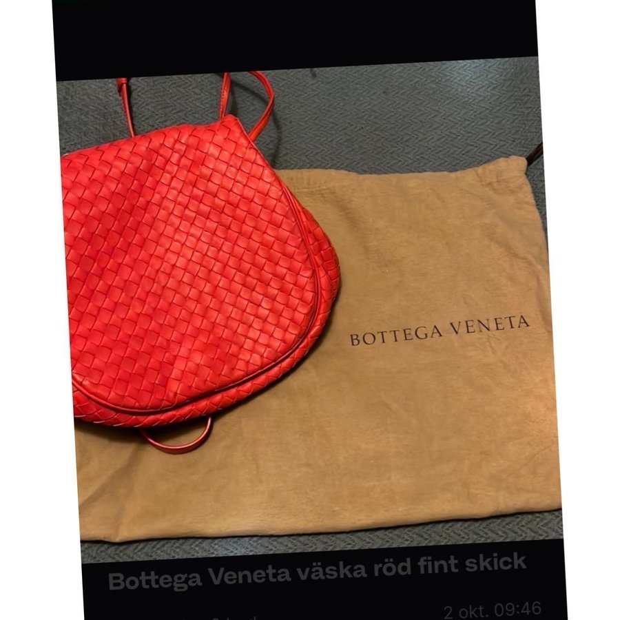 Bottega Veneta väska röd skinn med äkthetsbevis