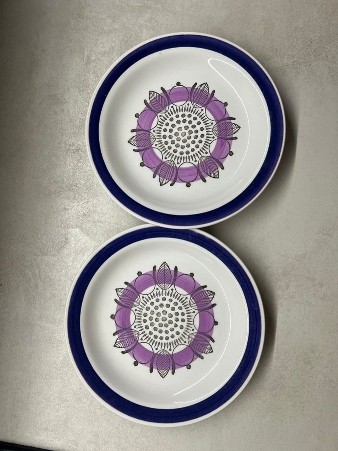 2x Rörstrand Viola Dessert Plates