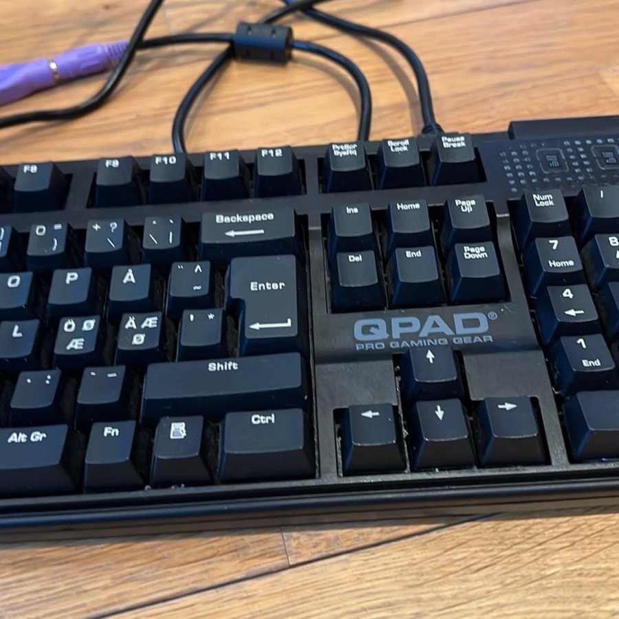 QPad MK50 USB-tangentbord