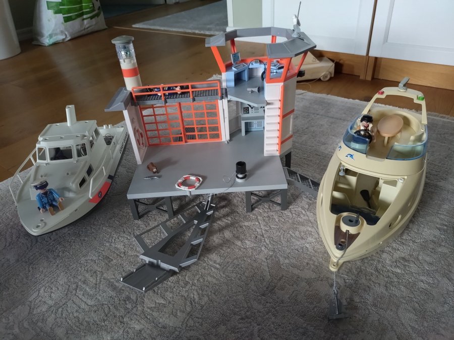 Playmobil Coast Guard Station med båtar