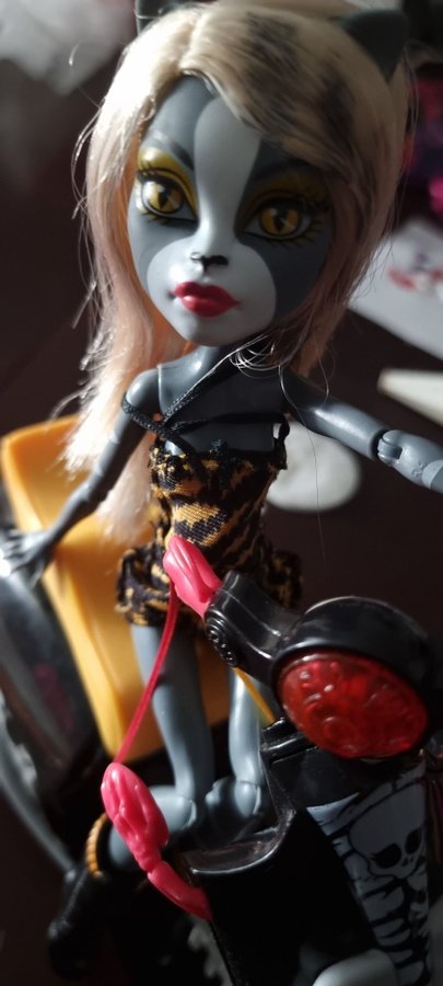 Monster high - scooter - meowlody