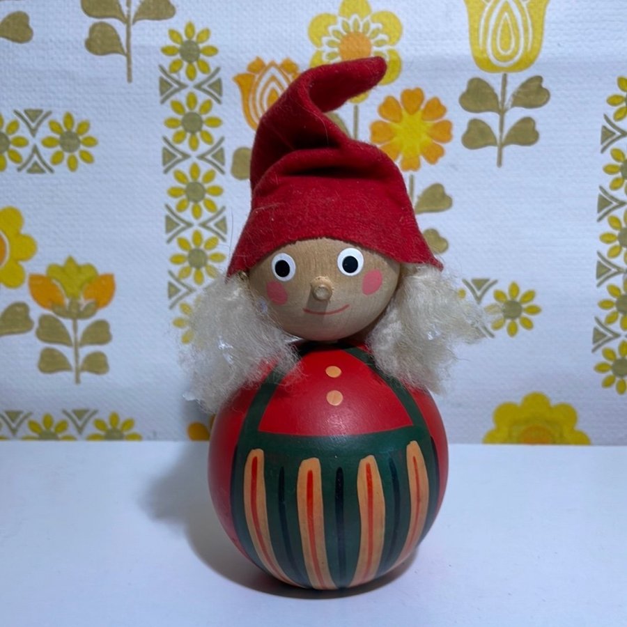 Jul träfigur gumma 60/70 retro julpynt snide tomte