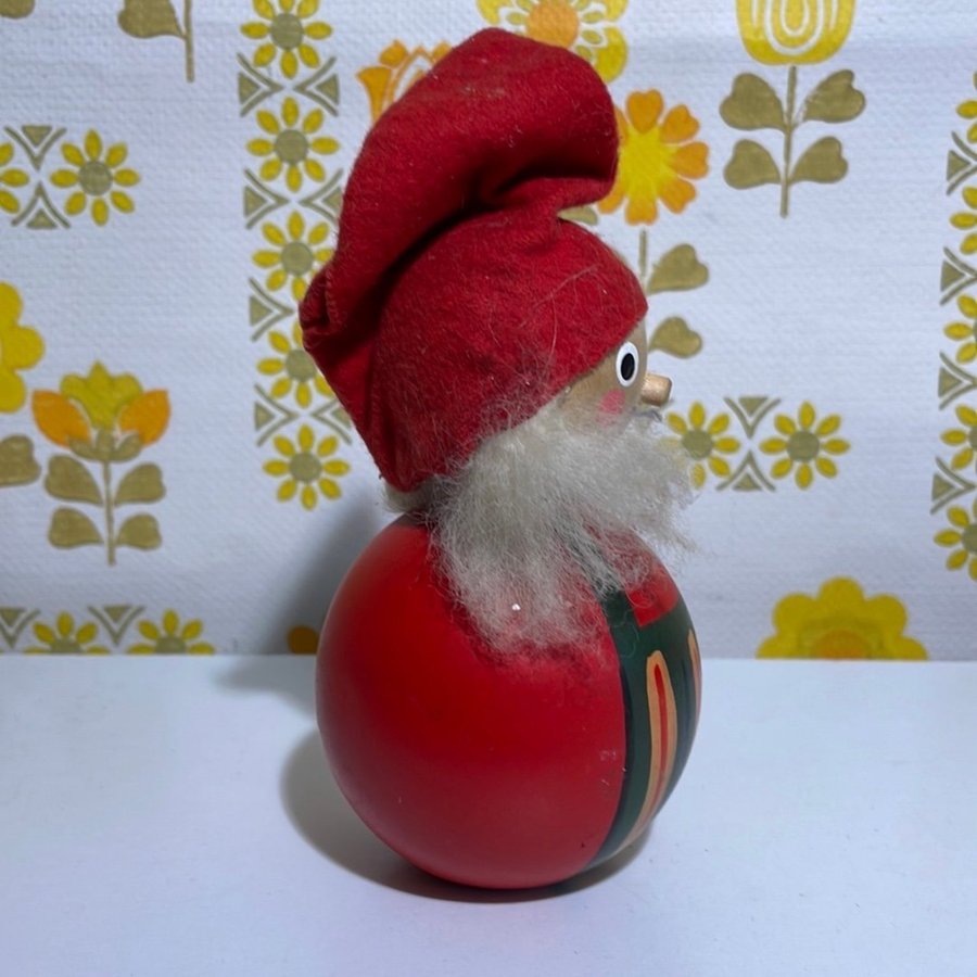 Jul träfigur gumma 60/70 retro julpynt snide tomte