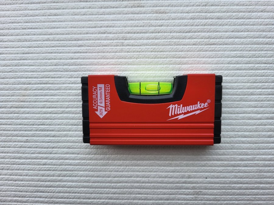 MILWAUKEE VATTENPASS MINI 10 CM