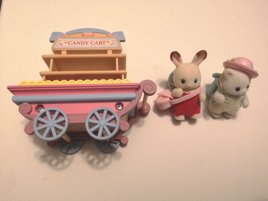 Sylvanian Families Godisvagn 5053 med två figurer