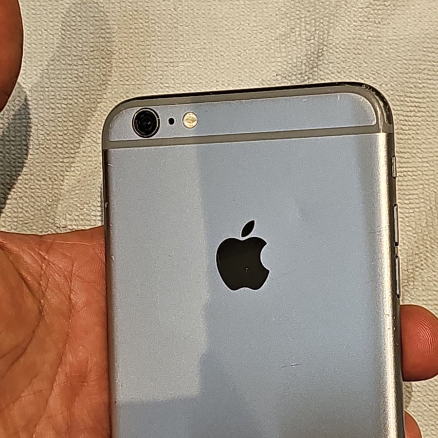 iPhone 6S defekt har inte testat och ingen garanti