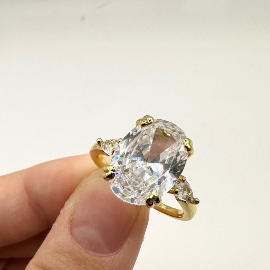 Sten ring guldfärgad Cubic Zirconia Storlek 19